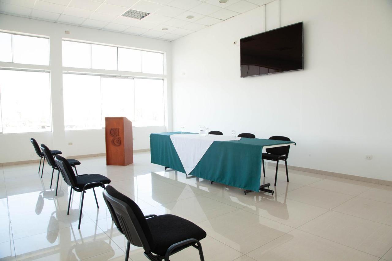 Holiday Suites ตักนา ภายนอก รูปภาพ